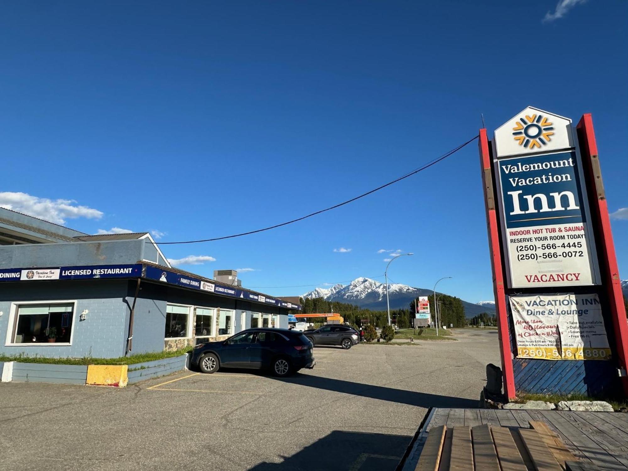 Valemount Vacation Inn Exterior photo