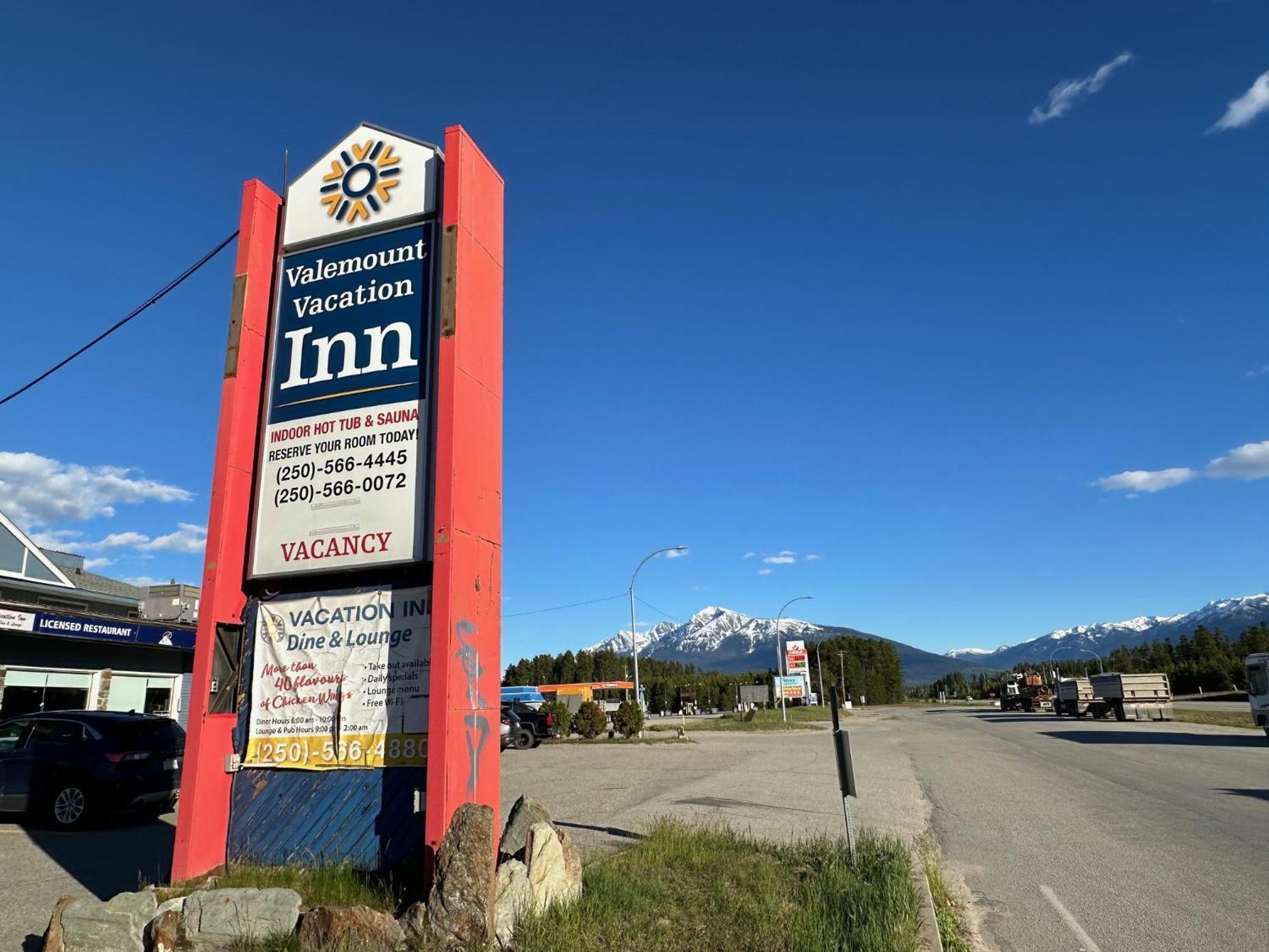 Valemount Vacation Inn Exterior photo