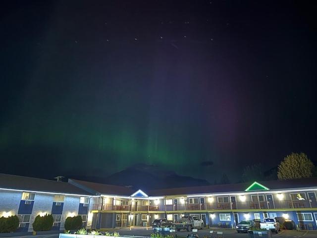 Valemount Vacation Inn Exterior photo