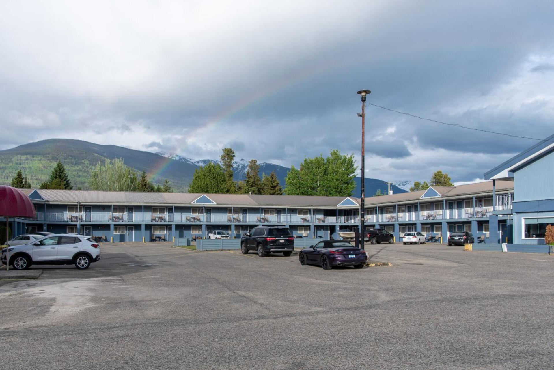 Valemount Vacation Inn Exterior photo